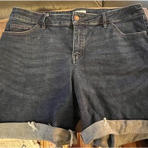 UNIVERSAL THREAD HIGH RISE BERMUDA BLUE DENIM SHORTS - size 18W